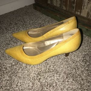 Mustard Yellow Bandolinos Size 8